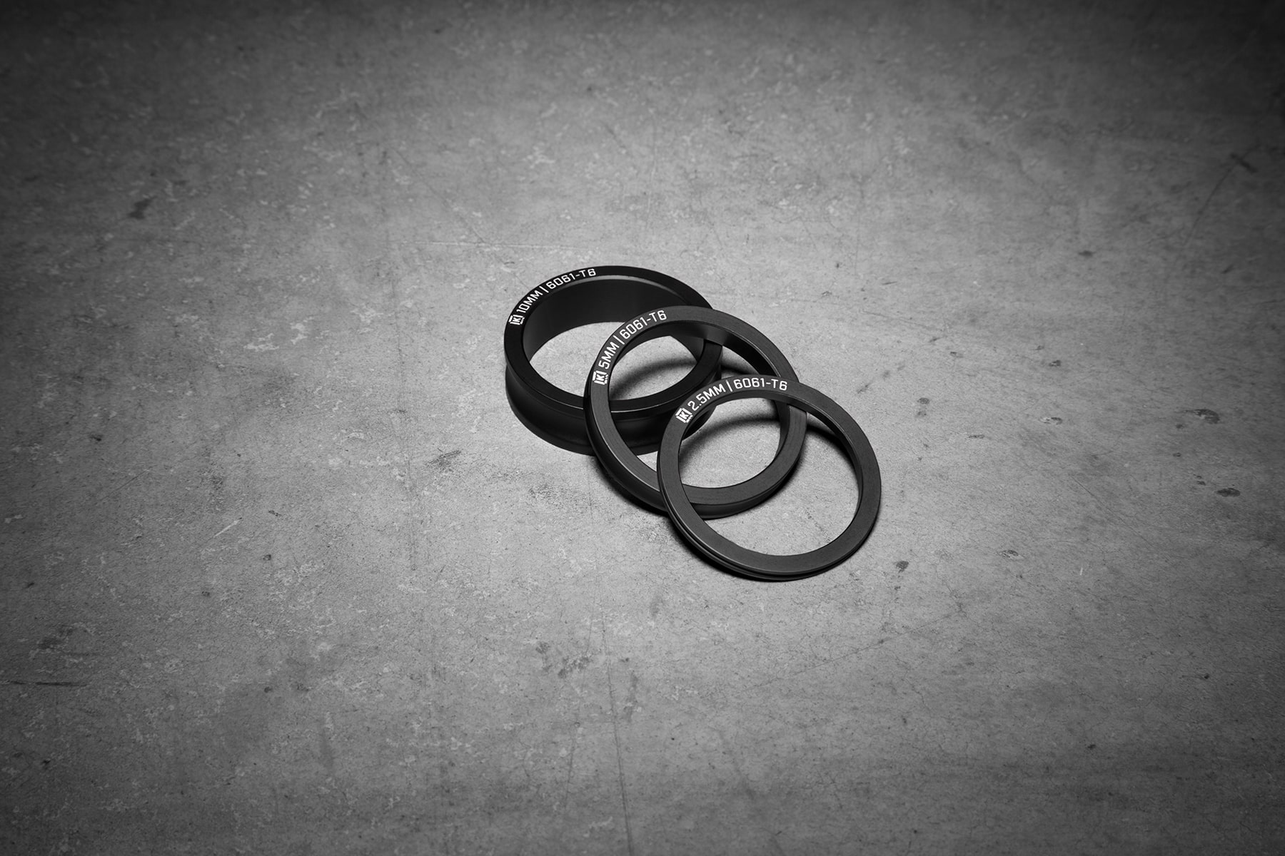 KINK HEADSET SPACERS BLACK 1 KINK HEADSET SPACERS BLACK