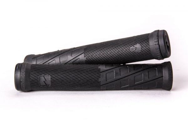 MERRITT CHARLIE CRUMLISH SIGN. GRIP BLACK