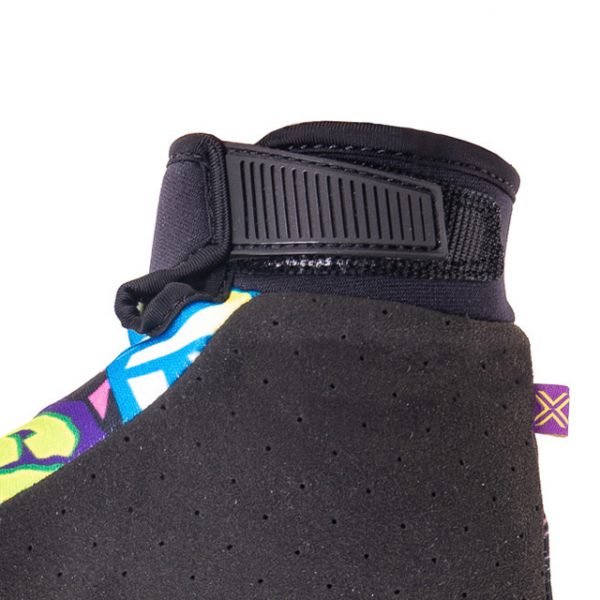 FUSE CHROMA STICKER BOMB GLOVES