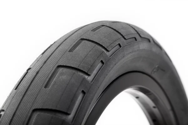 BSD DONNASTREET TIRE BLACK