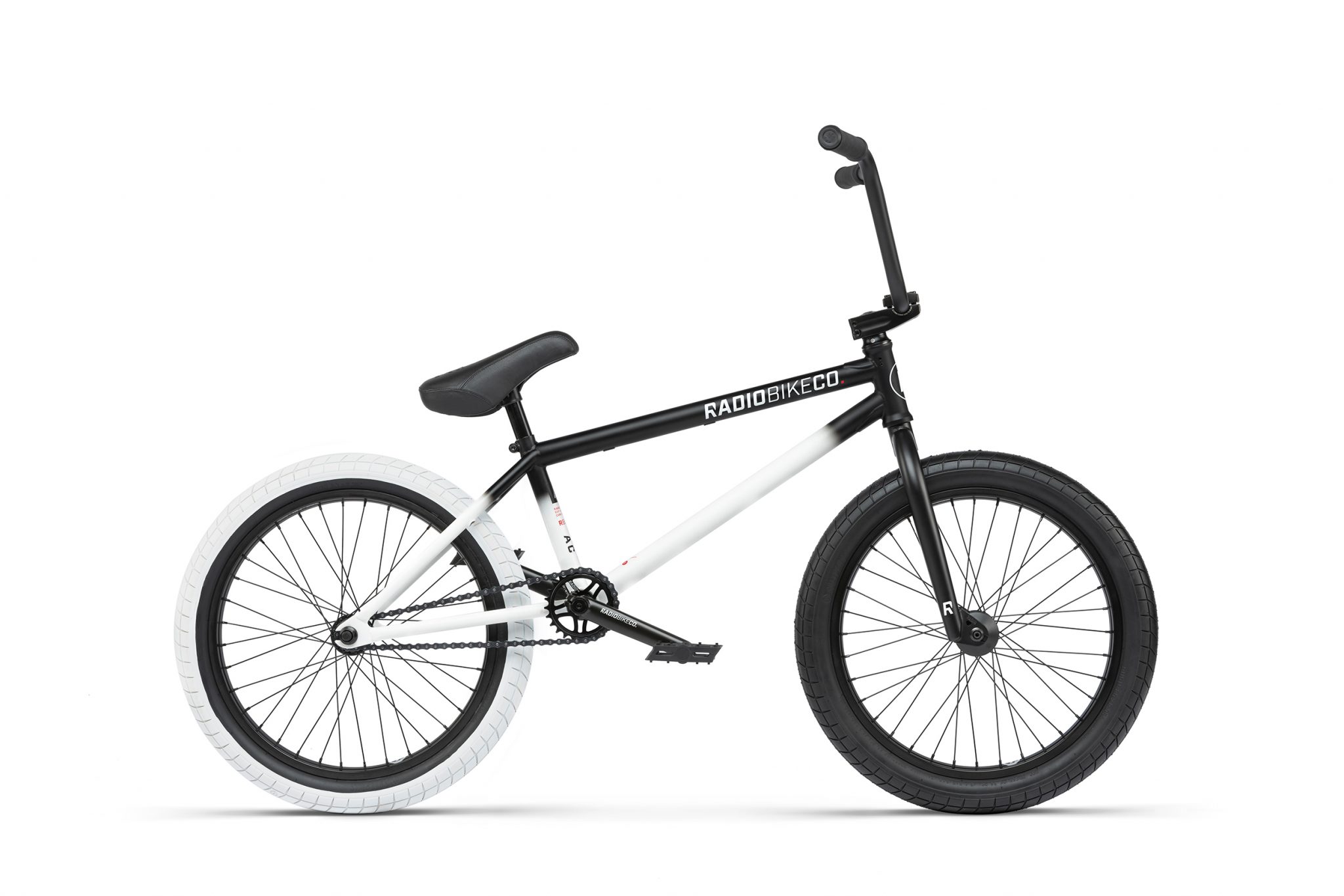 RADIO BIKES VALAC 20.75" BLACK/WHITE FADE 1 RADIO BIKES VALAC 20.75" BLACK/WHITE FADE
