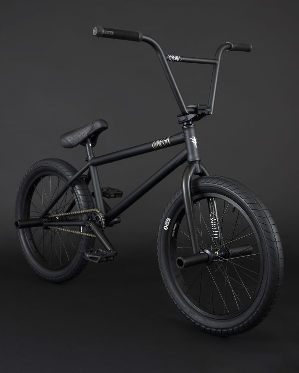 FlyBikes OMEGA 21" FLAT BLACK w/brakes