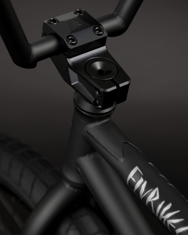FlyBikes OMEGA 21" FLAT BLACK w/brakes