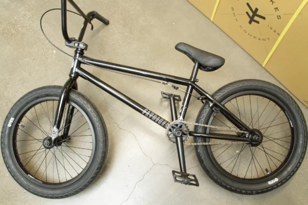 FLYBIKES PROTON BIKE 21" CST RHD Gloss Black With Brake 2025